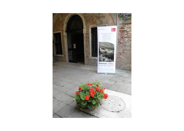 1-entrance to palazzo benzon-